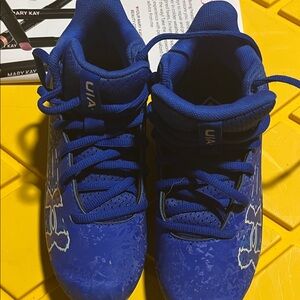 Under Armour Cleats size 2Y Royal Blue.